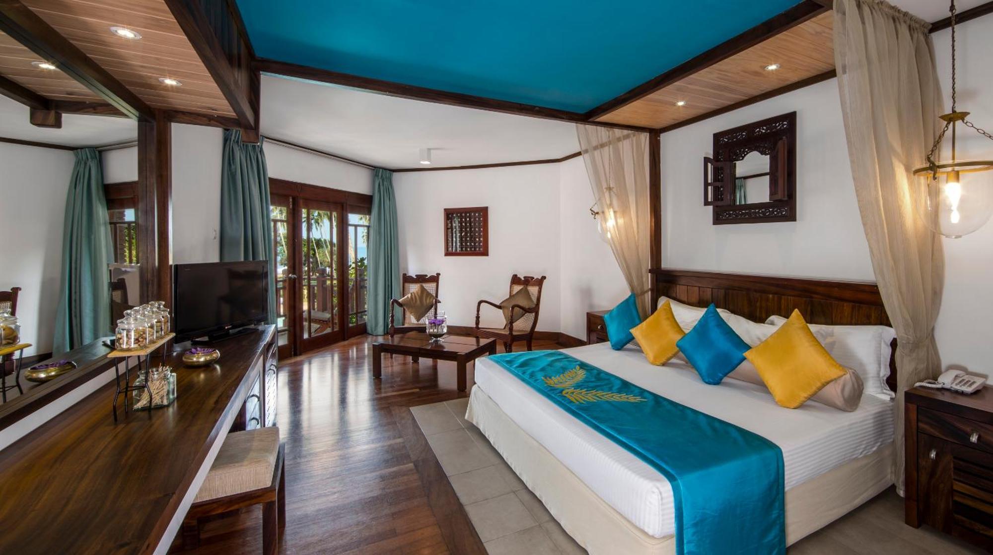 Deluxe Triple Room with Sea View